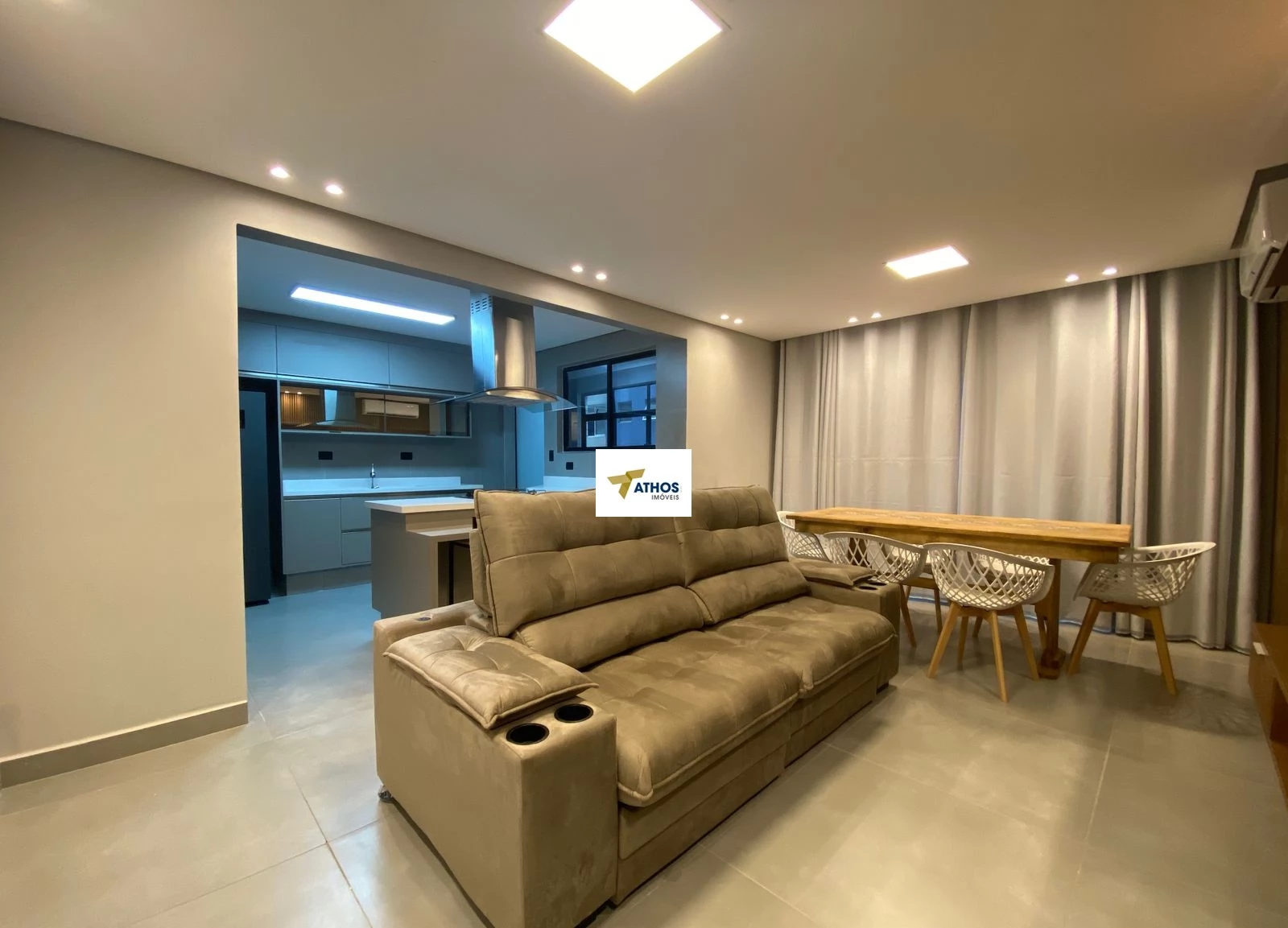 Apartamento com 03suítes à venda Santos - Ponta da Praia