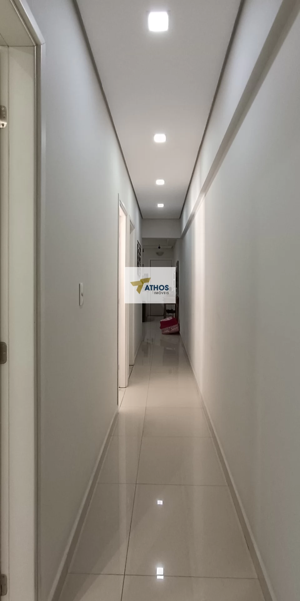 Apartamento à venda, 03 dormitórios no Bairro Pompéia-Santos - 