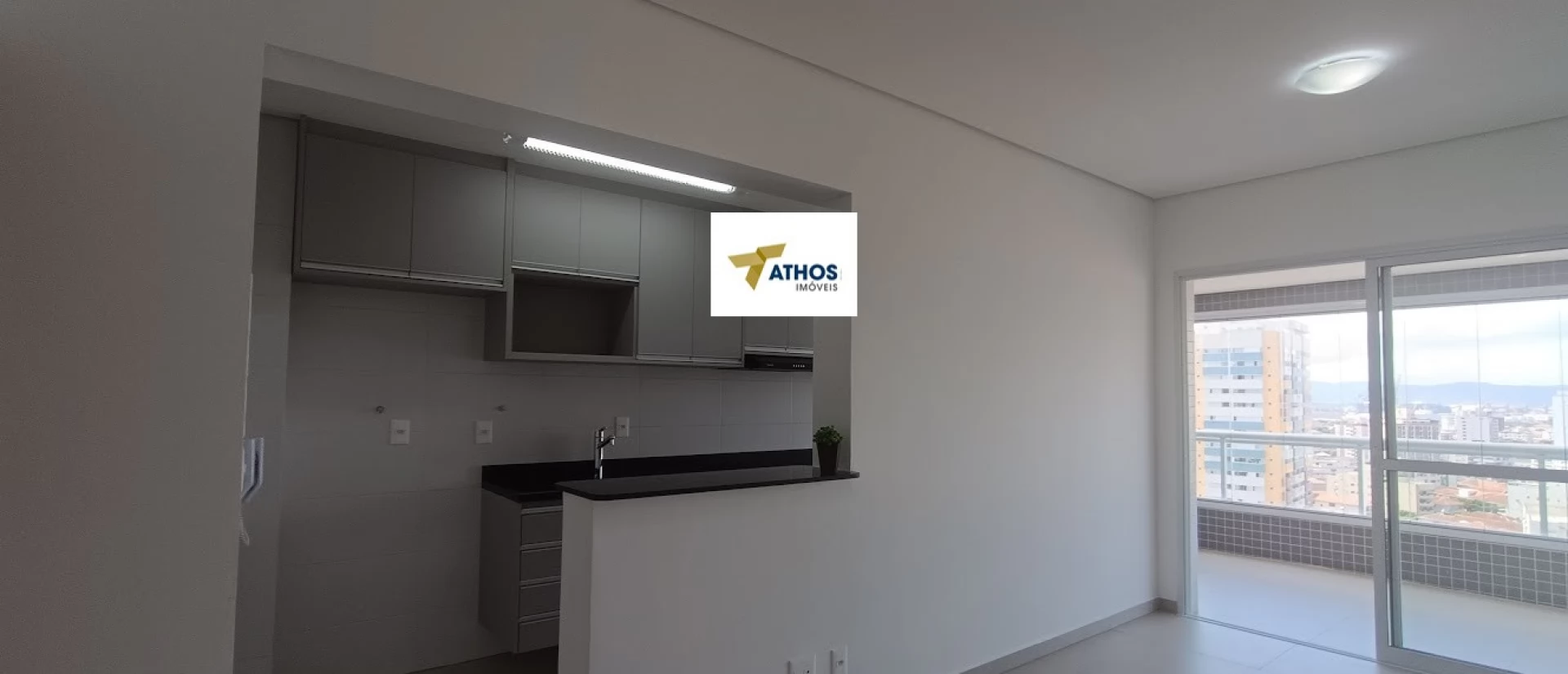 Apartamento 1 Dormitório no Boqueirão – Ótima Localização! - 