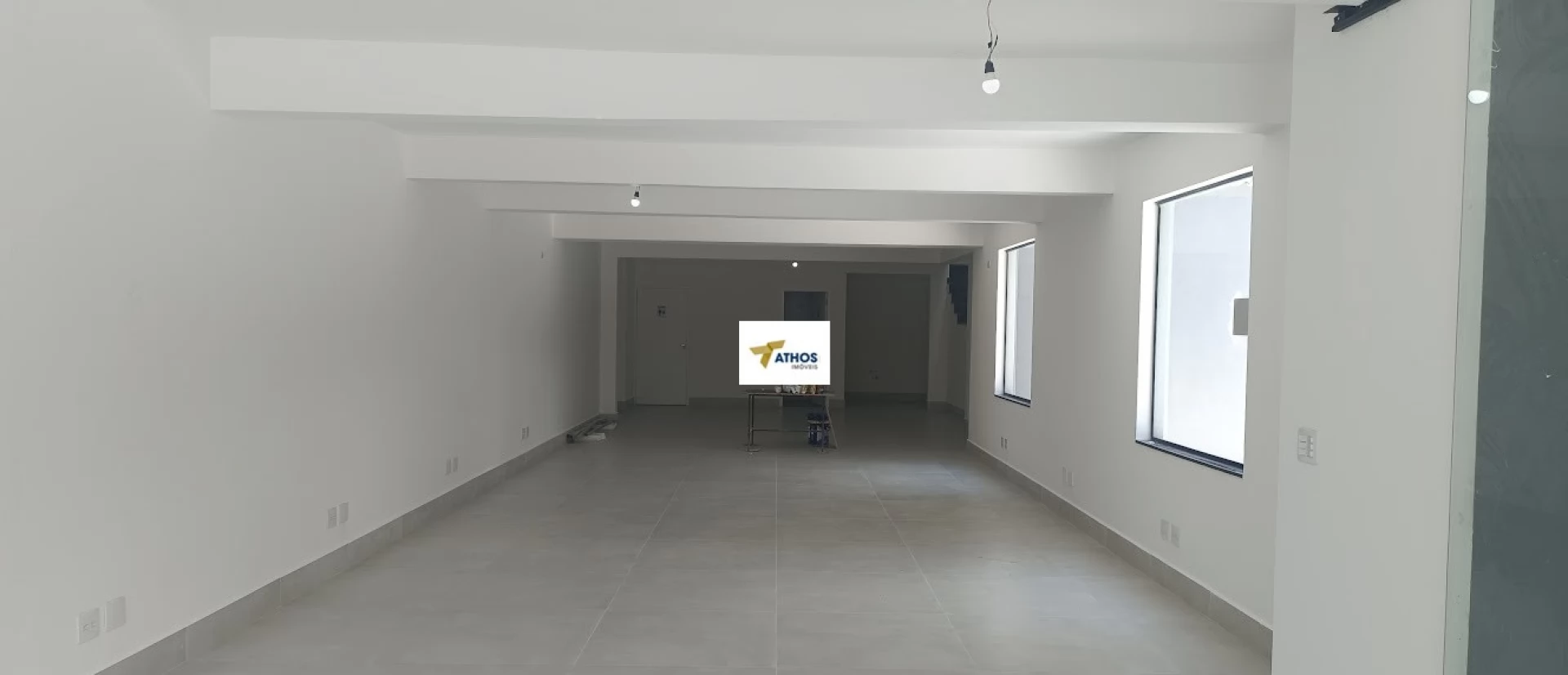 Casa Comercial de esquina disponível para locação - 