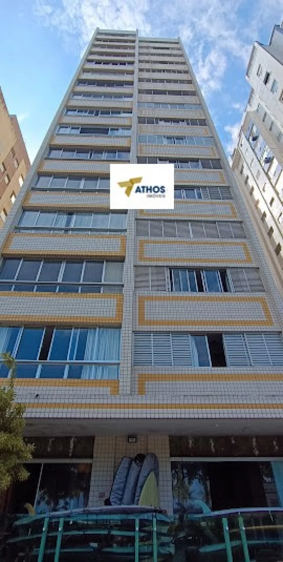 Imóvel para aluguel possui 45 metros quadrados com 1 quarto em Pompéia - Santos - SP - 