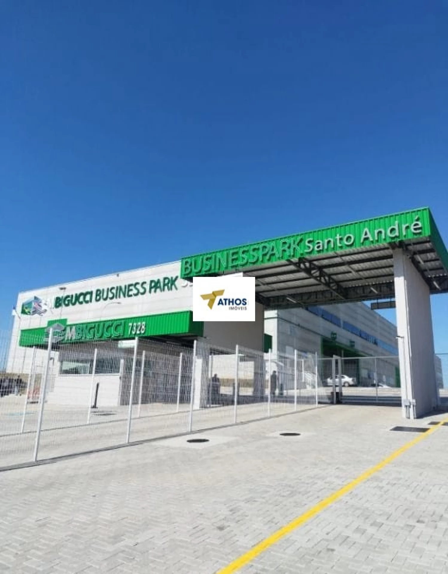 Galpão Logístico para aluguel tem 1192 metros quadrados em Parque Jaçatuba - Santo André - SP - 