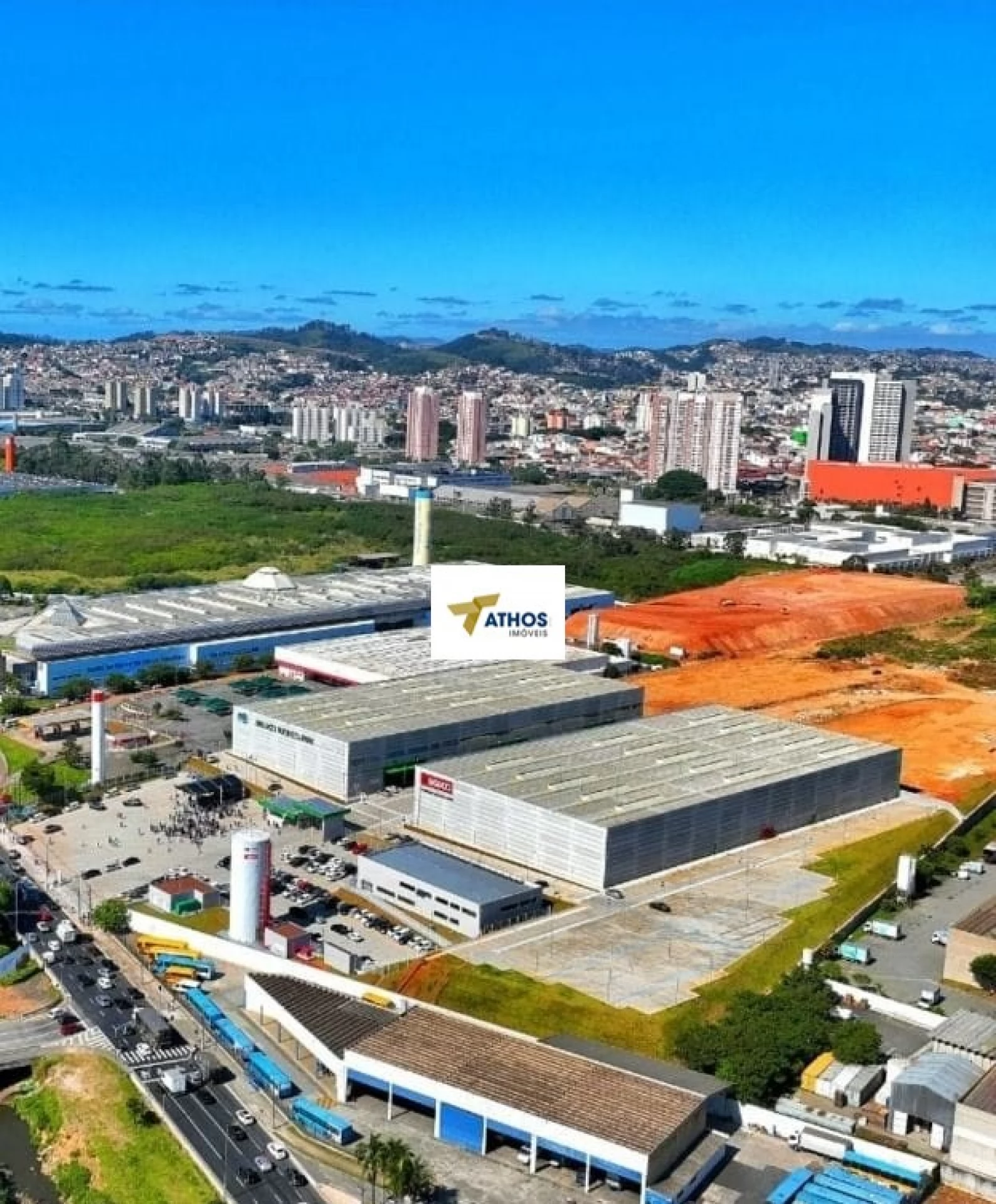 Galpão Logístico para aluguel tem 1192 metros quadrados em Parque Jaçatuba - Santo André - SP - 