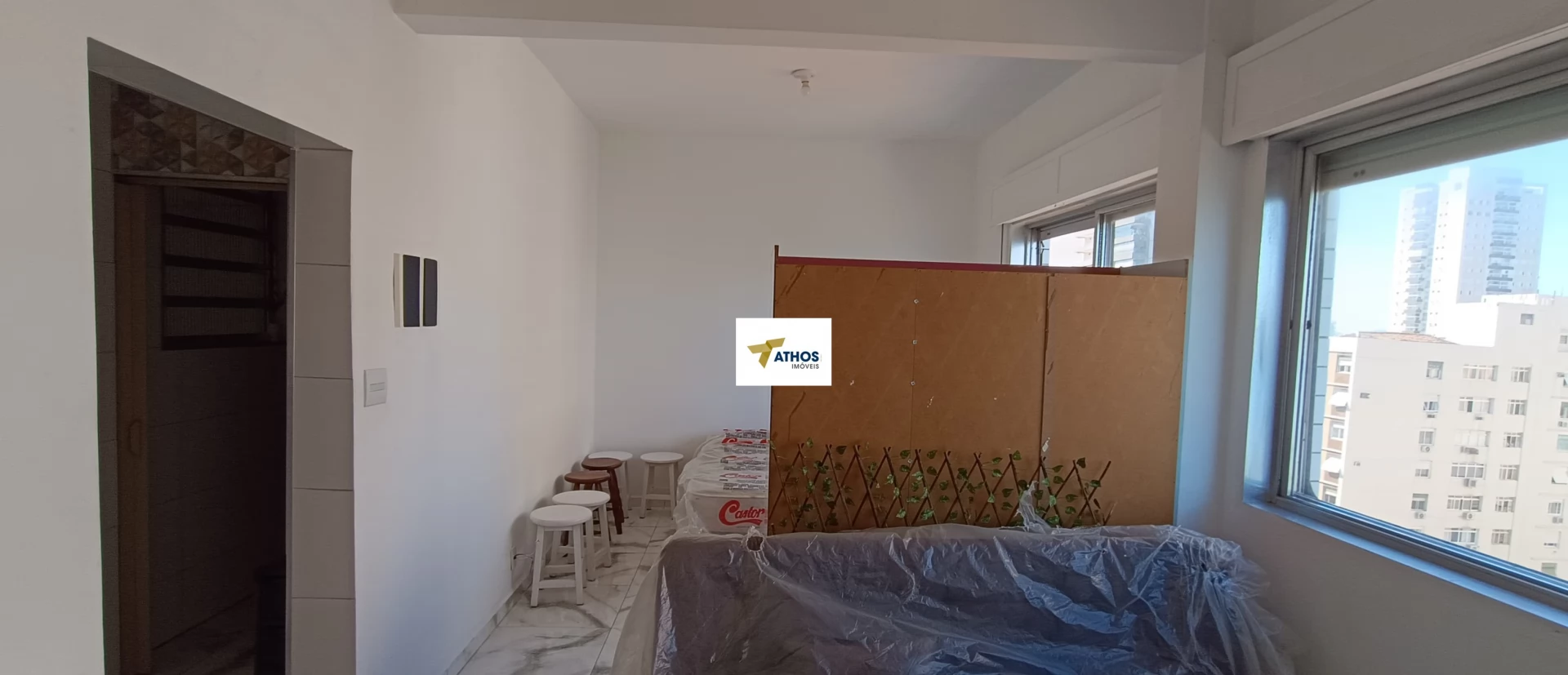 Kitnet para aluguel possui 30 metros quadrados com 1 quarto em Boqueirão - Santos - SP - 