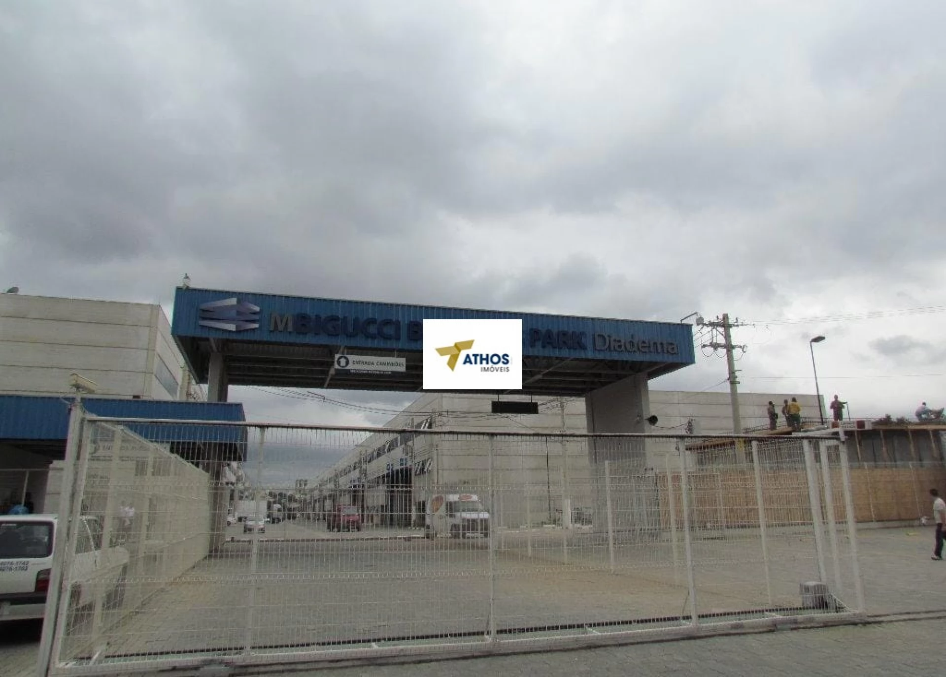 Galpão Armazém para aluguel possui 911 metros quadrados em Piraporinha - Diadema - SP - 